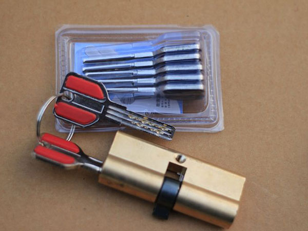 莲池24小时上门开锁公司